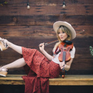 Lindsey Stirling Announces “Crystallize” Signature Yamaha Violin